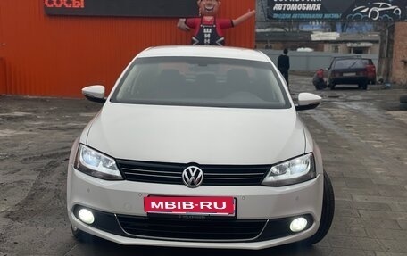 Volkswagen Jetta VI, 2012 год, 900 000 рублей, 1 фотография