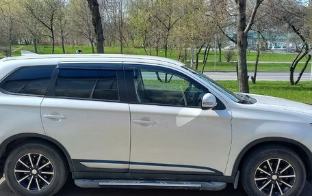 Mitsubishi Outlander III рестайлинг 3, 2018 год, 2 300 000 рублей, 8 фотография