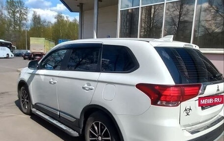 Mitsubishi Outlander III рестайлинг 3, 2018 год, 2 300 000 рублей, 5 фотография