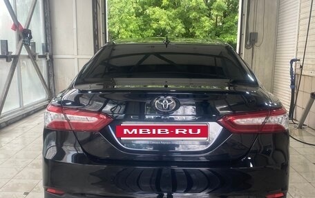 Toyota Camry, 2020 год, 2 700 000 рублей, 2 фотография