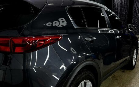KIA Sportage IV рестайлинг, 2018 год, 2 000 000 рублей, 2 фотография