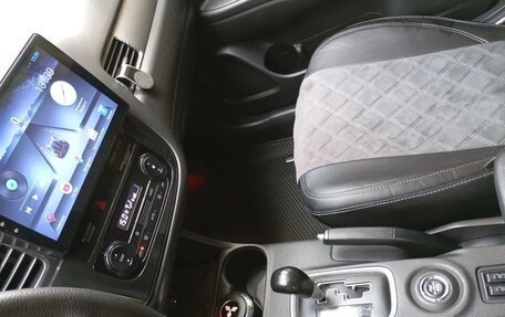Mitsubishi Outlander III рестайлинг 3, 2016 год, 1 550 000 рублей, 11 фотография