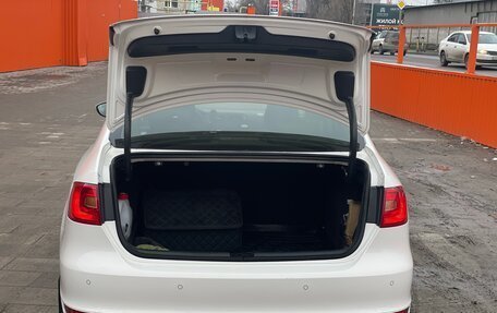 Volkswagen Jetta VI, 2012 год, 900 000 рублей, 7 фотография