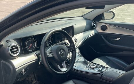 Mercedes-Benz E-Класс, 2017 год, 1 800 000 рублей, 6 фотография
