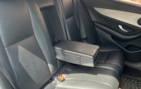Mercedes-Benz E-Класс, 2017 год, 1 800 000 рублей, 9 фотография