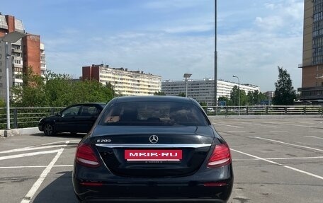Mercedes-Benz E-Класс, 2017 год, 1 800 000 рублей, 5 фотография