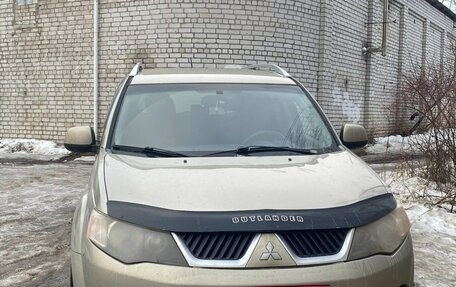Mitsubishi Outlander III рестайлинг 3, 2008 год, 750 000 рублей, 1 фотография