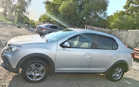 Renault Logan II, 2020 год, 900 000 рублей, 2 фотография