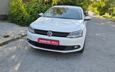 Volkswagen Jetta VI, 2014 год, 870 000 рублей, 1 фотография