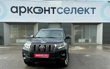 Toyota Land Cruiser Prado 150 рестайлинг 2, 2017 год, 4 100 000 рублей, 1 фотография