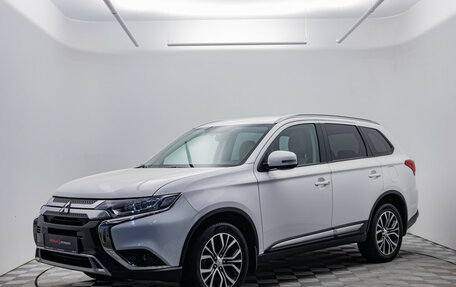 Mitsubishi Outlander III рестайлинг 3, 2019 год, 2 180 000 рублей, 1 фотография