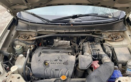 Mitsubishi Outlander III рестайлинг 3, 2008 год, 750 000 рублей, 12 фотография