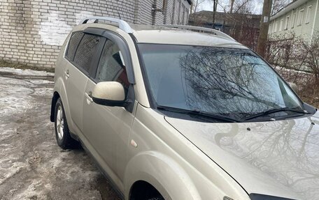 Mitsubishi Outlander III рестайлинг 3, 2008 год, 750 000 рублей, 3 фотография