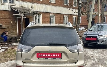Mitsubishi Outlander III рестайлинг 3, 2008 год, 750 000 рублей, 4 фотография