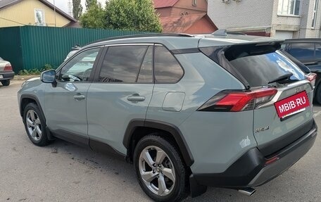 Toyota RAV4, 2020 год, 2 900 000 рублей, 4 фотография