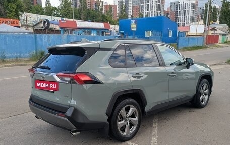 Toyota RAV4, 2020 год, 2 900 000 рублей, 3 фотография
