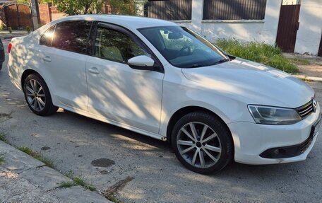Volkswagen Jetta VI, 2014 год, 870 000 рублей, 2 фотография