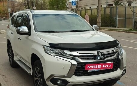 Mitsubishi Pajero Sport III рестайлинг, 2016 год, 3 700 000 рублей, 3 фотография