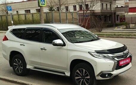 Mitsubishi Pajero Sport III рестайлинг, 2016 год, 3 700 000 рублей, 2 фотография