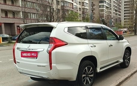 Mitsubishi Pajero Sport III рестайлинг, 2016 год, 3 700 000 рублей, 7 фотография
