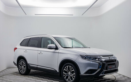 Mitsubishi Outlander III рестайлинг 3, 2019 год, 2 180 000 рублей, 3 фотография
