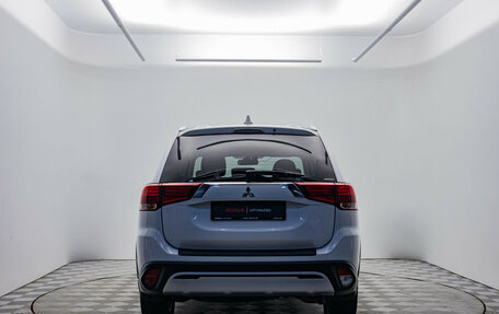Mitsubishi Outlander III рестайлинг 3, 2019 год, 2 180 000 рублей, 6 фотография