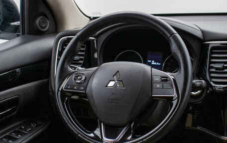 Mitsubishi Outlander III рестайлинг 3, 2019 год, 2 180 000 рублей, 15 фотография