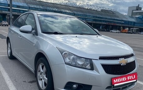 Chevrolet Cruze II, 2011 год, 630 000 рублей, 2 фотография