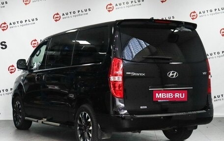 Hyundai Grand Starex Grand Starex I рестайлинг 2, 2015 год, 2 599 000 рублей, 2 фотография
