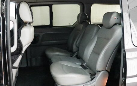 Hyundai Grand Starex Grand Starex I рестайлинг 2, 2015 год, 2 599 000 рублей, 9 фотография