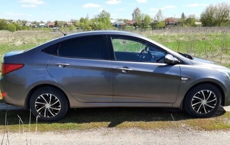 Hyundai Solaris II рестайлинг, 2014 год, 1 100 000 рублей, 8 фотография