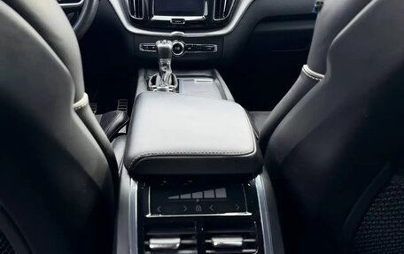 Volvo XC60 II, 2018 год, 3 200 000 рублей, 10 фотография