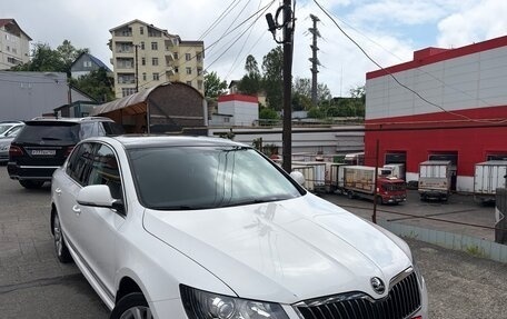 Skoda Superb III рестайлинг, 2014 год, 1 042 000 рублей, 2 фотография