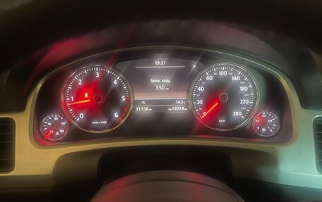 Volkswagen Touareg III, 2014 год, 15 фотография