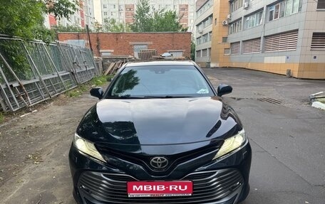 Toyota Camry, 2018 год, 1 900 000 рублей, 1 фотография