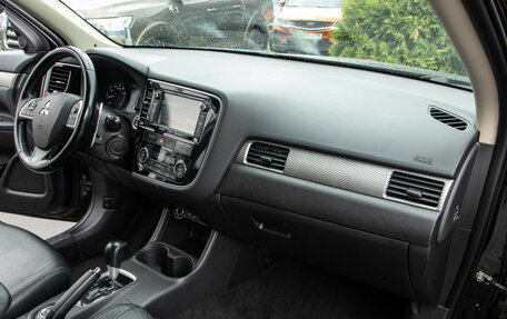 Mitsubishi Outlander III рестайлинг 3, 2013 год, 1 198 000 рублей, 7 фотография