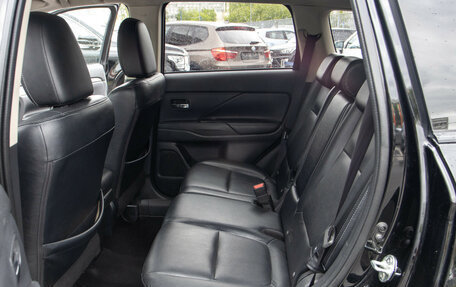 Mitsubishi Outlander III рестайлинг 3, 2013 год, 1 198 000 рублей, 8 фотография