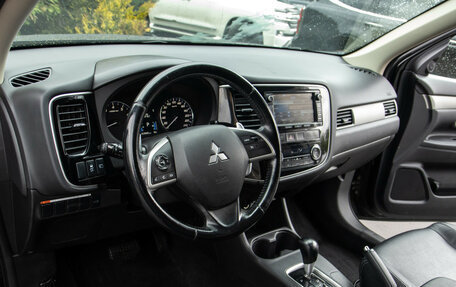 Mitsubishi Outlander III рестайлинг 3, 2013 год, 1 198 000 рублей, 15 фотография