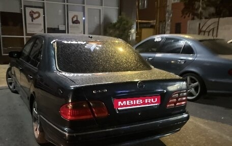 Mercedes-Benz E-Класс, 1997 год, 400 000 рублей, 6 фотография