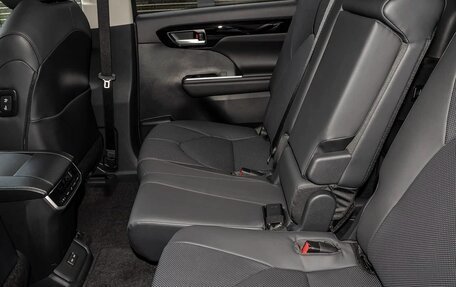 Toyota Highlander, 2026 год, 4 790 000 рублей, 32 фотография