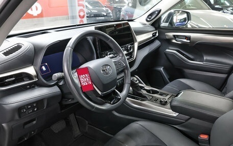 Toyota Highlander, 2025 год, 5 698 000 рублей, 16 фотография