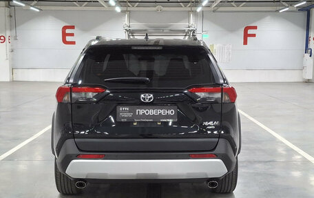 Toyota RAV4, 2024 год, 3 890 000 рублей, 10 фотография