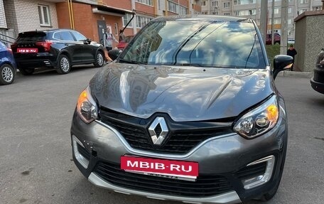 Renault Kaptur I рестайлинг, 2017 год, 690 000 рублей, 2 фотография
