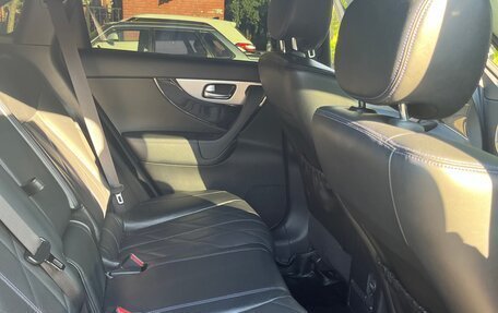 Infiniti QX70, 2016 год, 3 500 000 рублей, 9 фотография