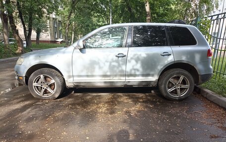 Volkswagen Touareg III, 2004 год, 420 000 рублей, 3 фотография