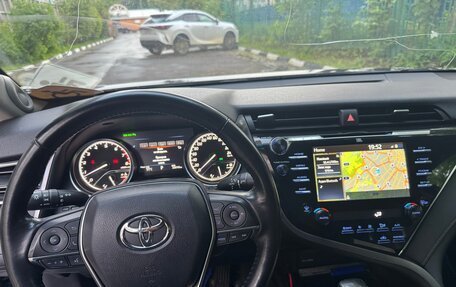 Toyota Camry, 2018 год, 1 900 000 рублей, 7 фотография