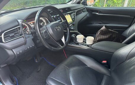 Toyota Camry, 2018 год, 1 900 000 рублей, 9 фотография