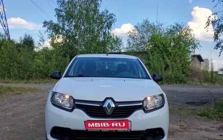 Renault Logan II, 2017 год, 680 000 рублей, 1 фотография