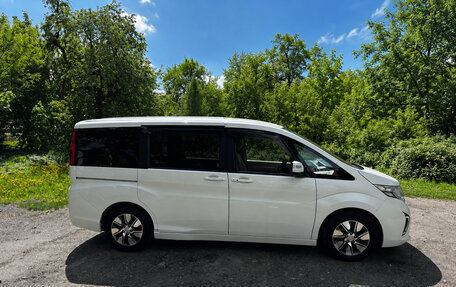 Honda Stepwgn IV, 2015 год, 1 800 000 рублей, 2 фотография