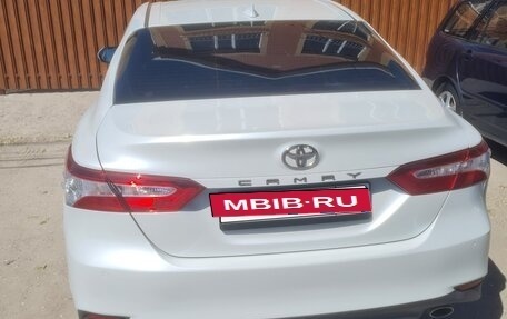Toyota Camry, 2018 год, 2 100 000 рублей, 4 фотография